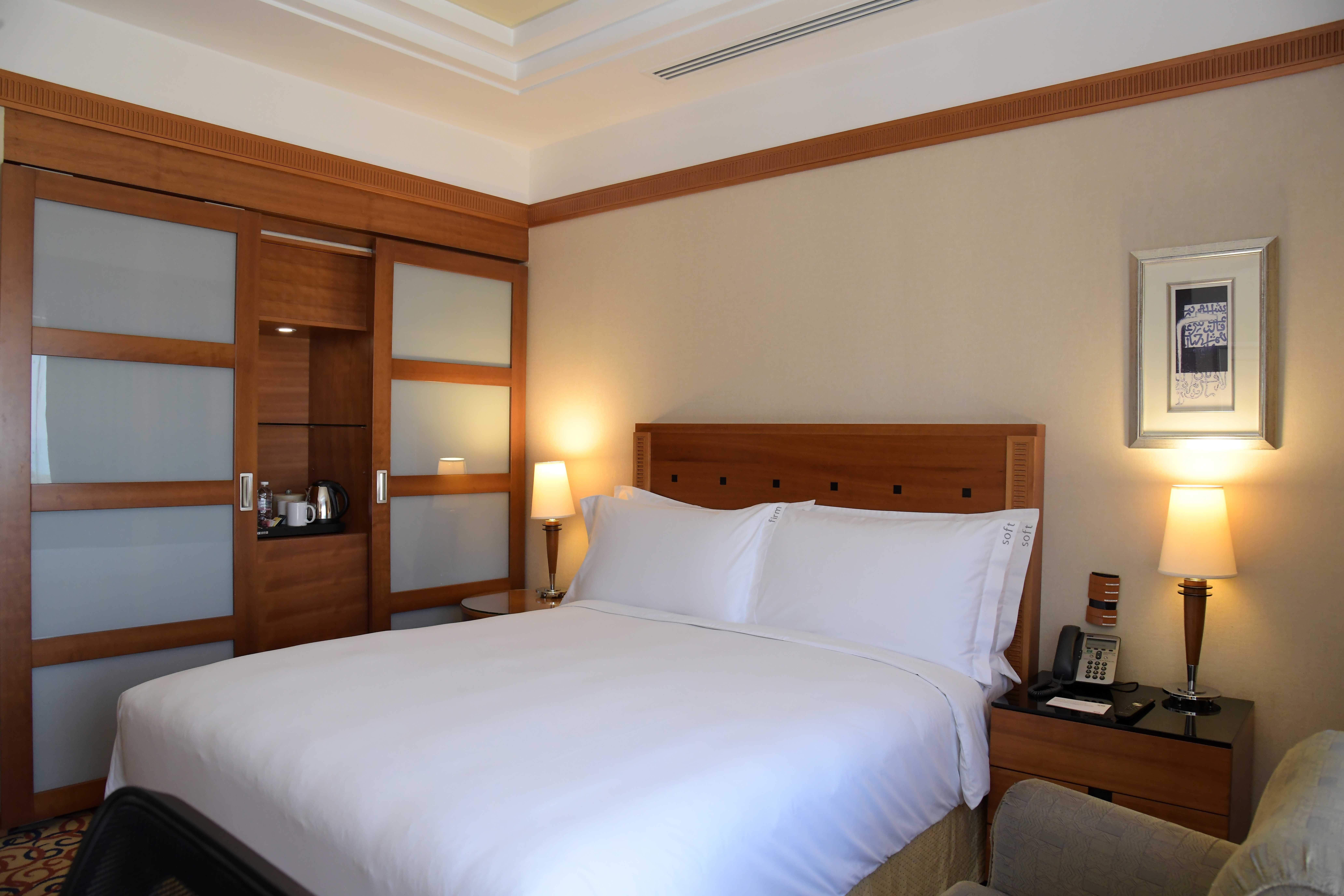 Holiday Inn - Suites Kuwait Salmiya By Ihg Kuwait City Eksteriør bilde
