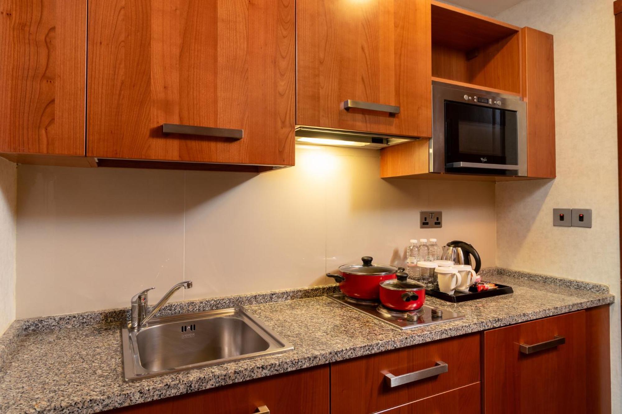 Holiday Inn - Suites Kuwait Salmiya By Ihg Kuwait City Eksteriør bilde