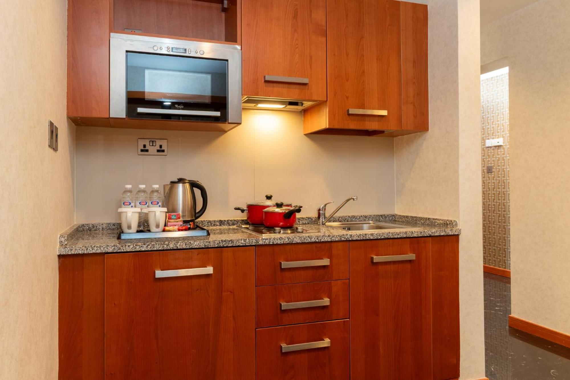 Holiday Inn - Suites Kuwait Salmiya By Ihg Kuwait City Eksteriør bilde