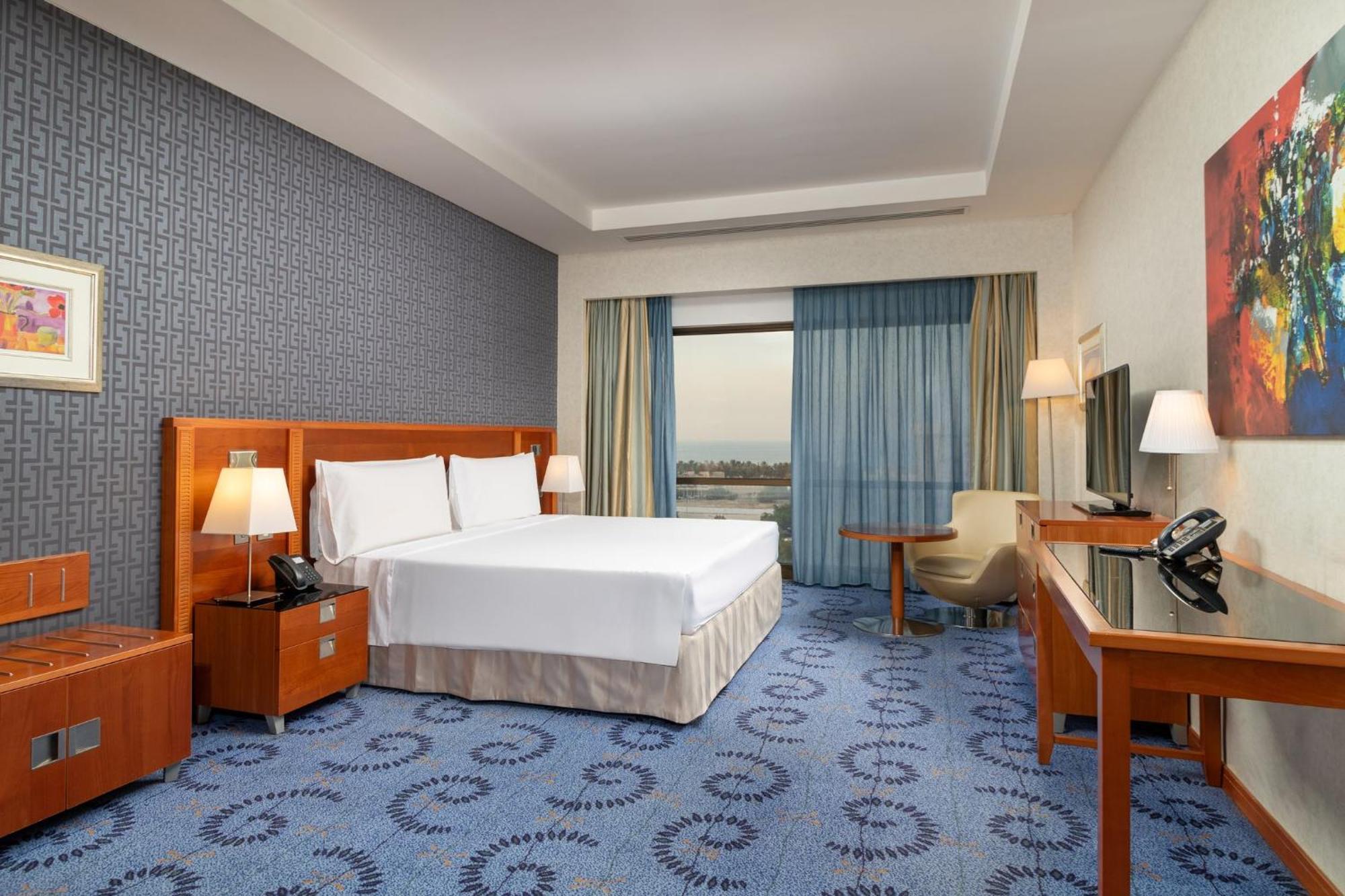 Holiday Inn - Suites Kuwait Salmiya By Ihg Kuwait City Eksteriør bilde