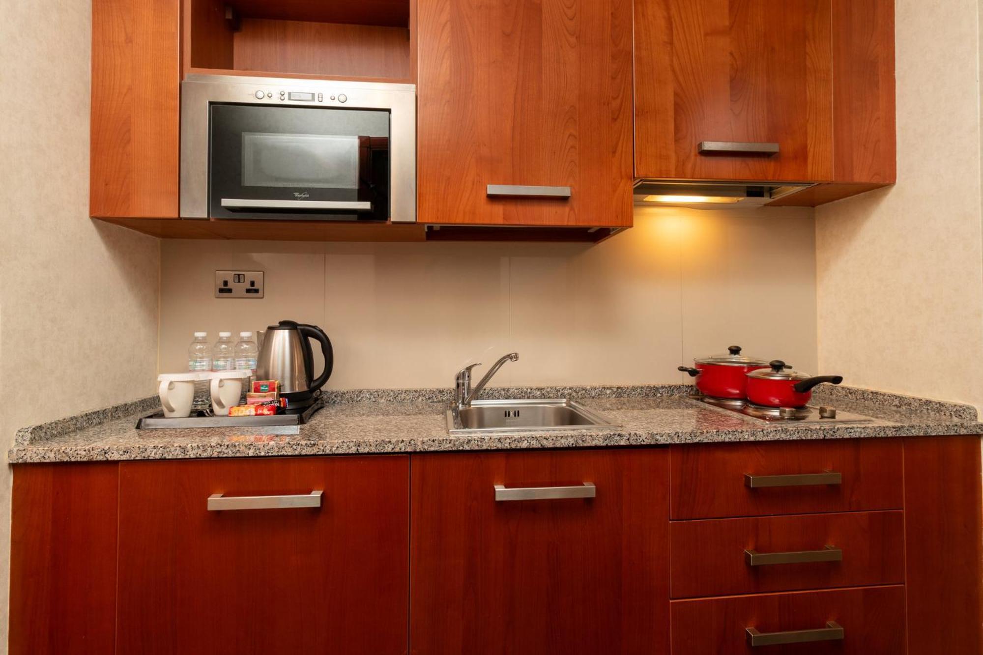 Holiday Inn - Suites Kuwait Salmiya By Ihg Kuwait City Eksteriør bilde