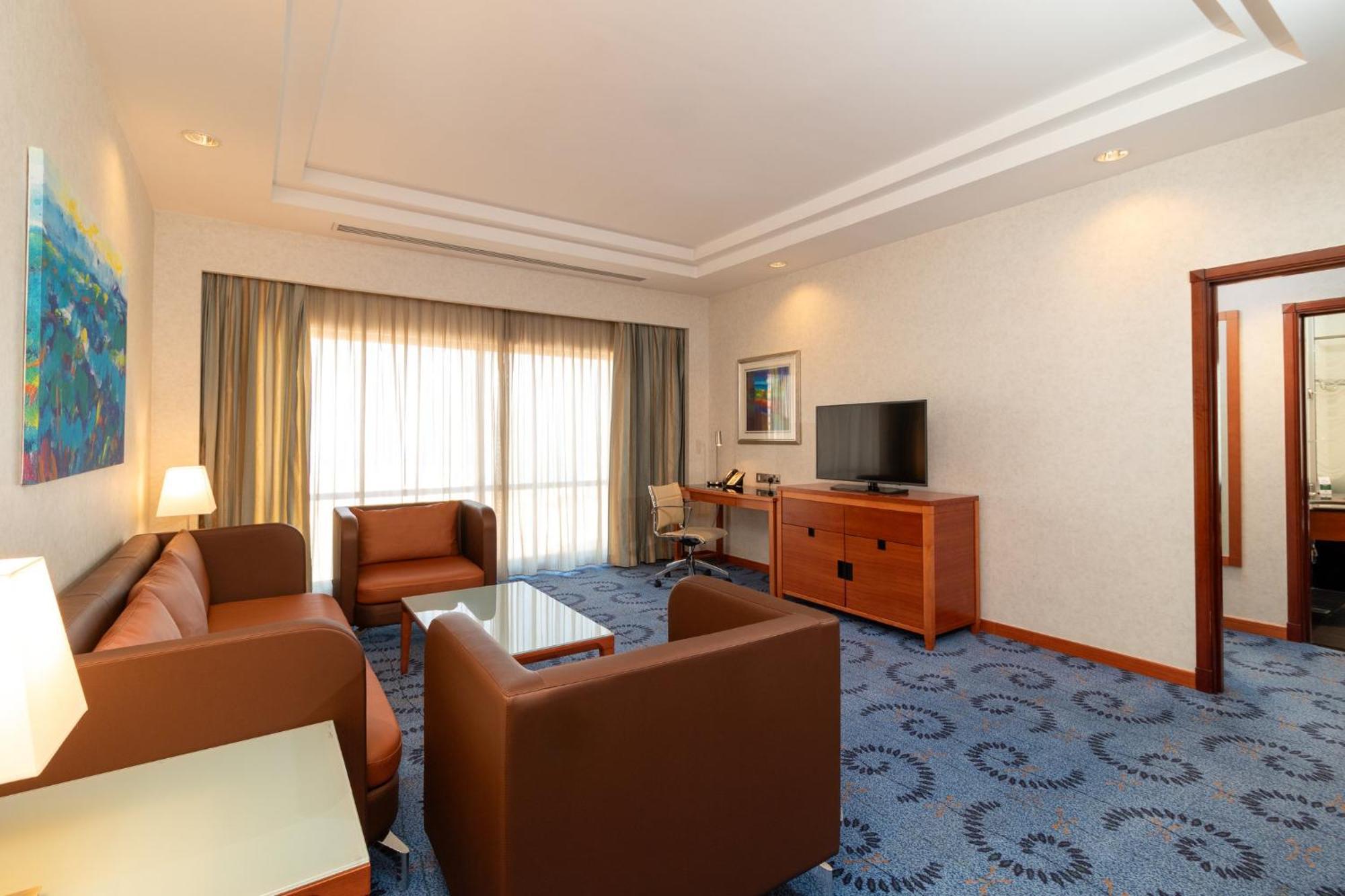 Holiday Inn - Suites Kuwait Salmiya By Ihg Kuwait City Eksteriør bilde