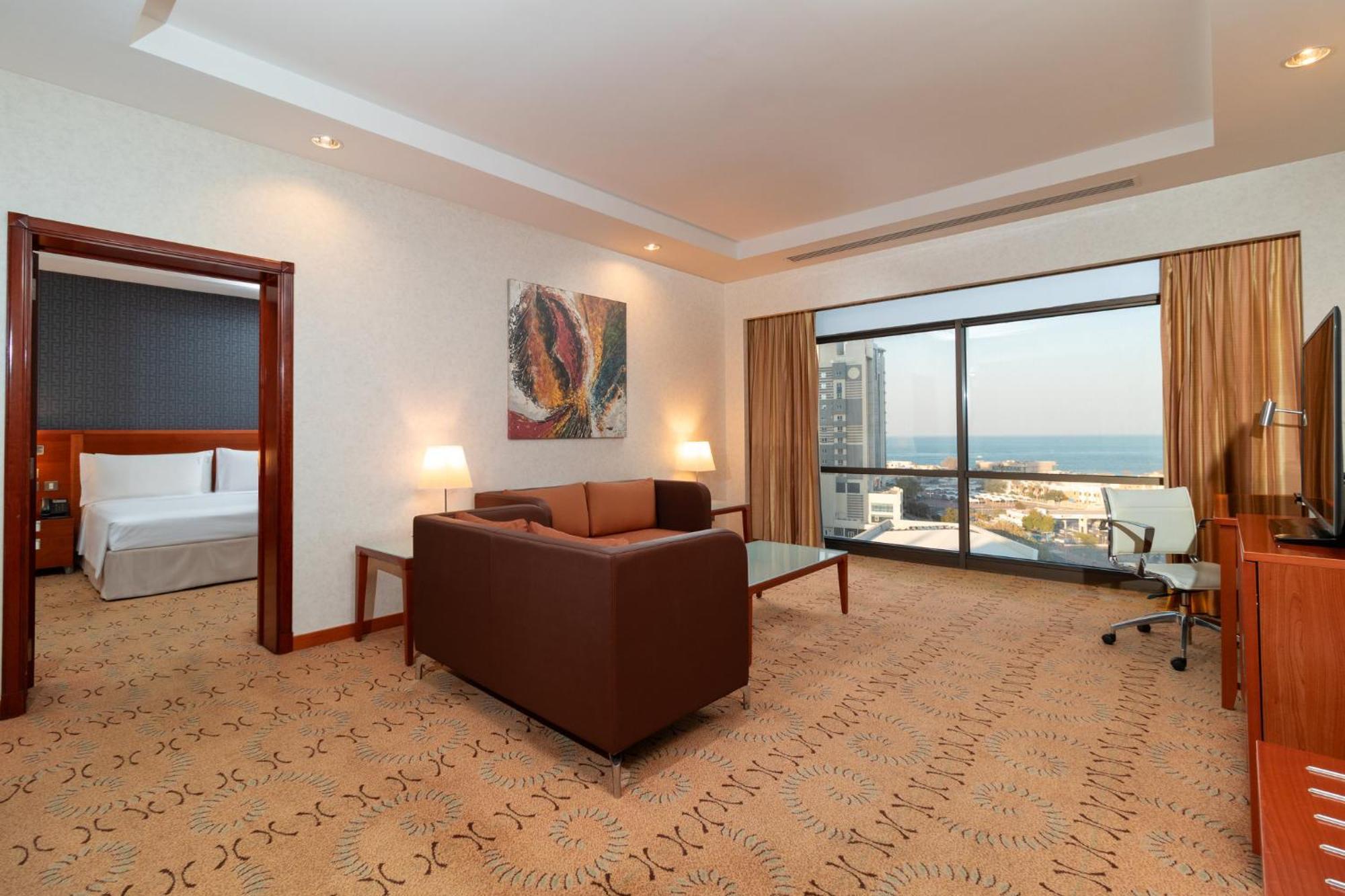 Holiday Inn - Suites Kuwait Salmiya By Ihg Kuwait City Eksteriør bilde